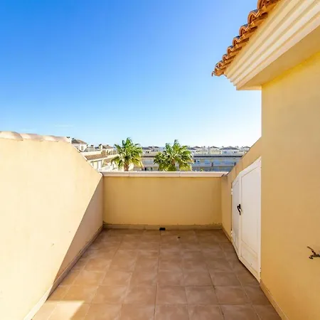 2 Bedroom Gorgeous In סנטה פולה