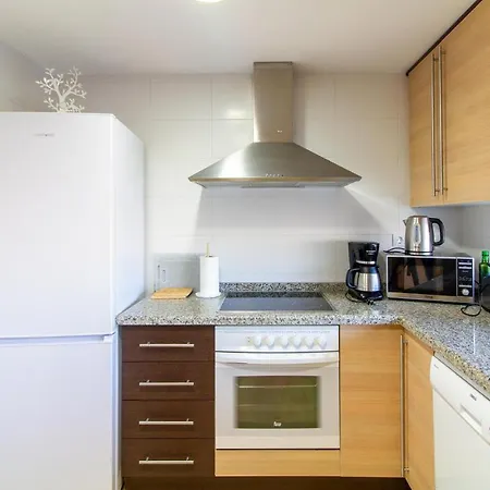2 Bedroom Gorgeous In דירה